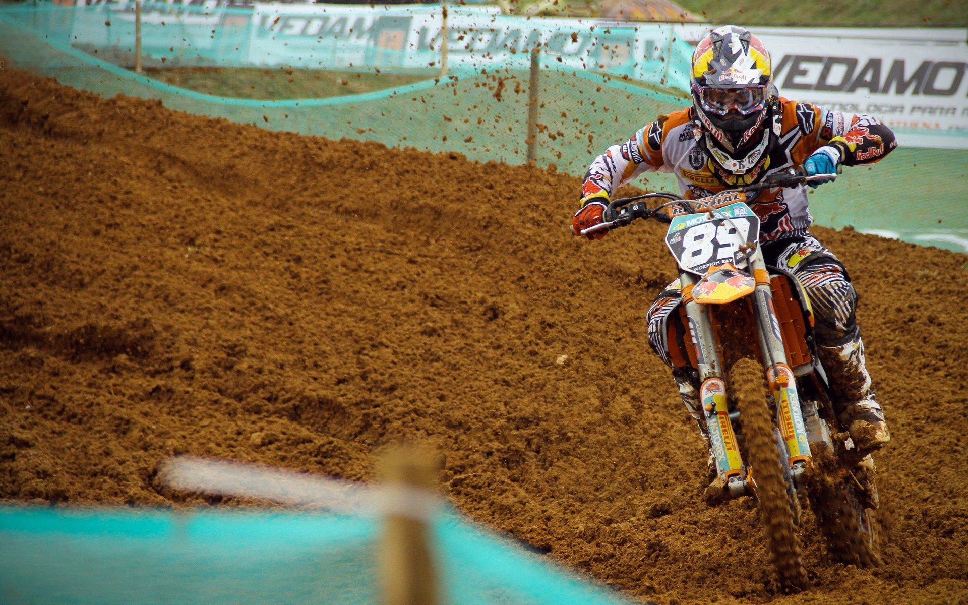 马科斯·阿隆索，追随父梦加盟巴萨，以经验铸就新征程